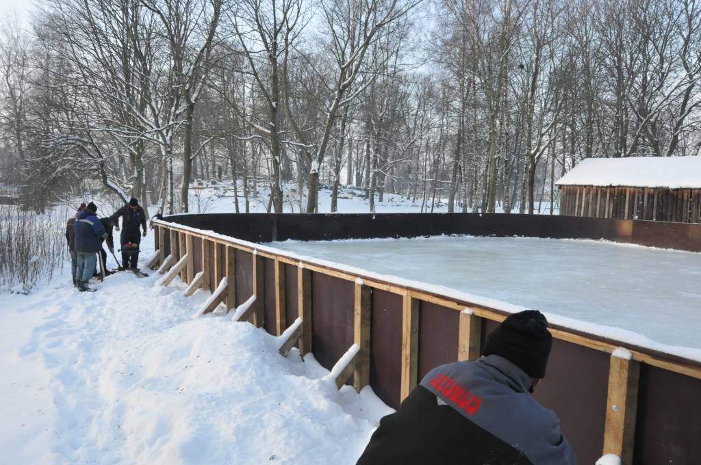 Priekules slidotavai jau lej ledu