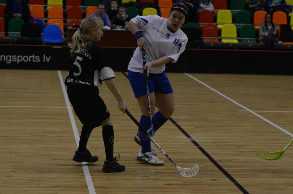 FOTO: "Liepājas Universitātes" florbolistes pagarinājumā zaudē "Irlavai/Tukumam"