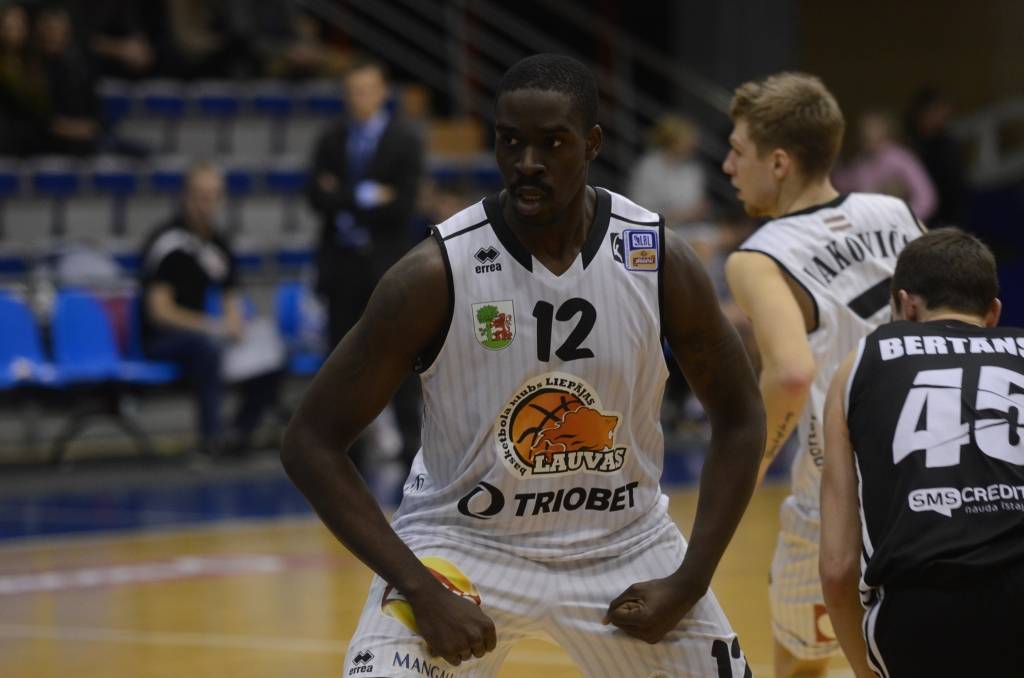 "Liepāja"/"Triobet" lauž līgumu ar amerikāņu centra spēlētāju Akpeli