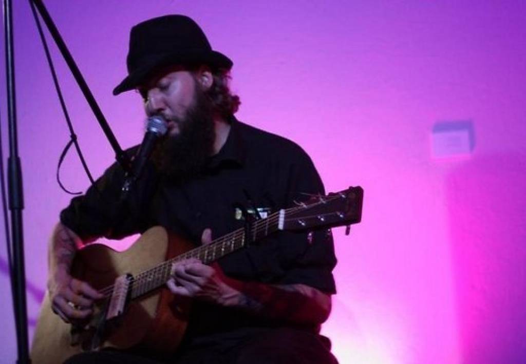 Liepājā uzstāsies britu dziesminieks Tims Houlhauss