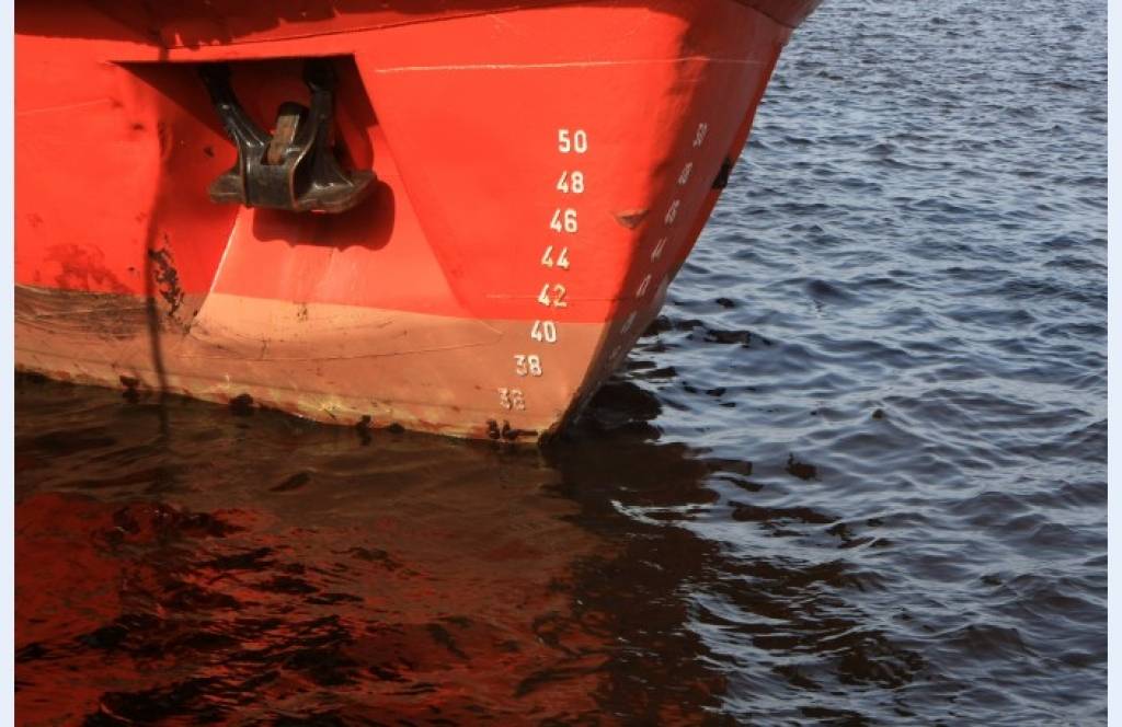Liepājas ostā nogādāts Baltijas jūrā starp Gotlandi un Latviju nelaimē nonācis kravas kuģis