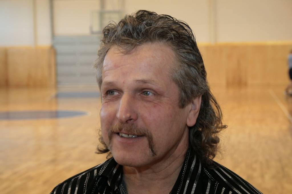 Aigars Strēlis uzvar šautriņu mešanas turnīra "Kalētu Darts Līga 2012" kopvērtējumā