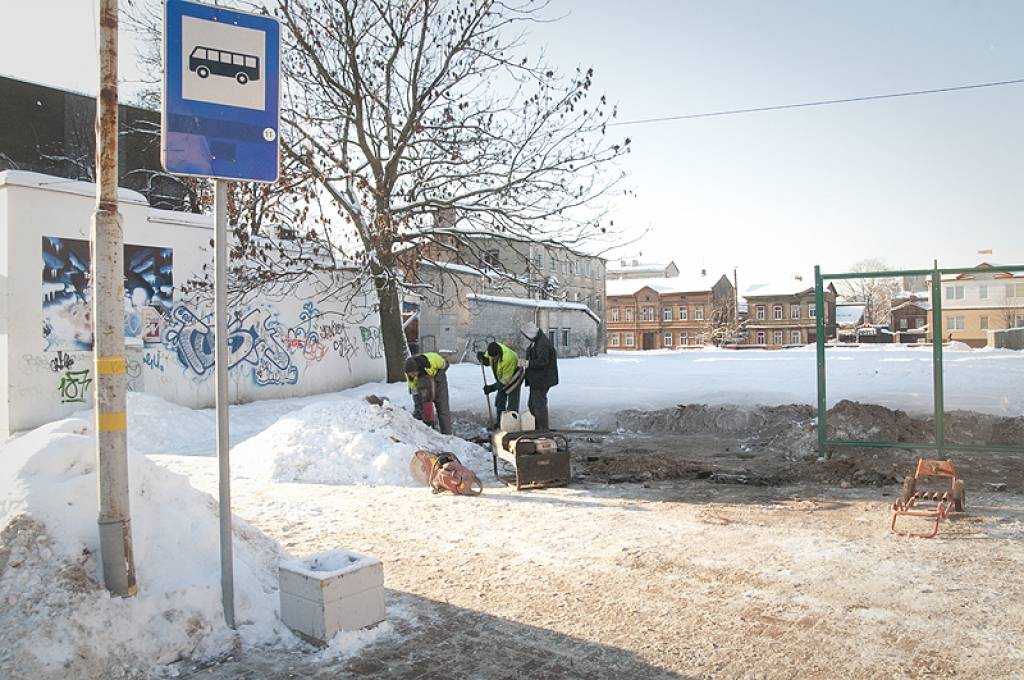 Liepājā ierīko jaunas autobusu pieturvietu nojumes