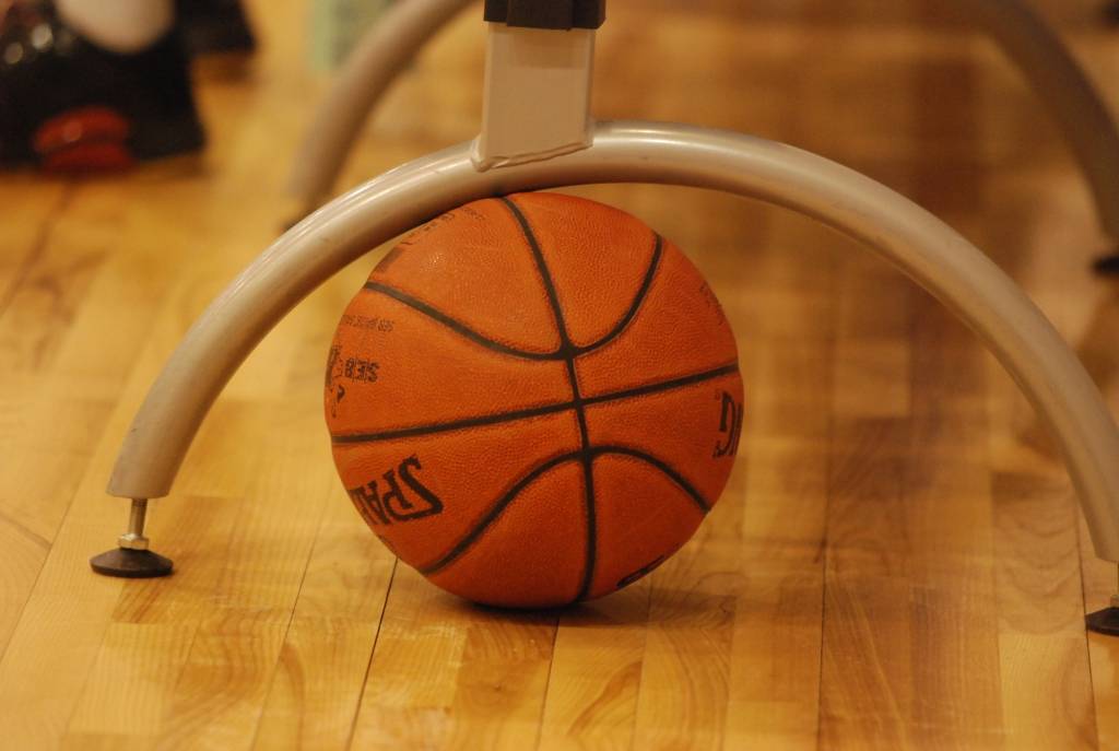 Aizputes novada čempionāta basketbolā jaunākie spēļu rezultāti