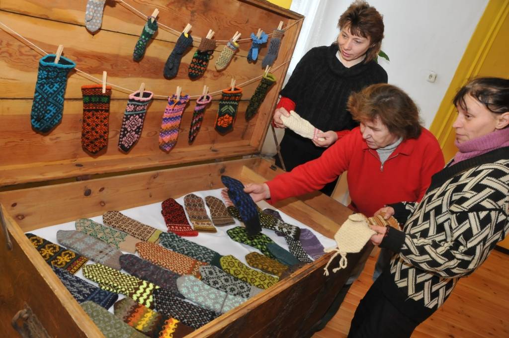 FOTO: "Cimdiņš te, cimdiņš tur"