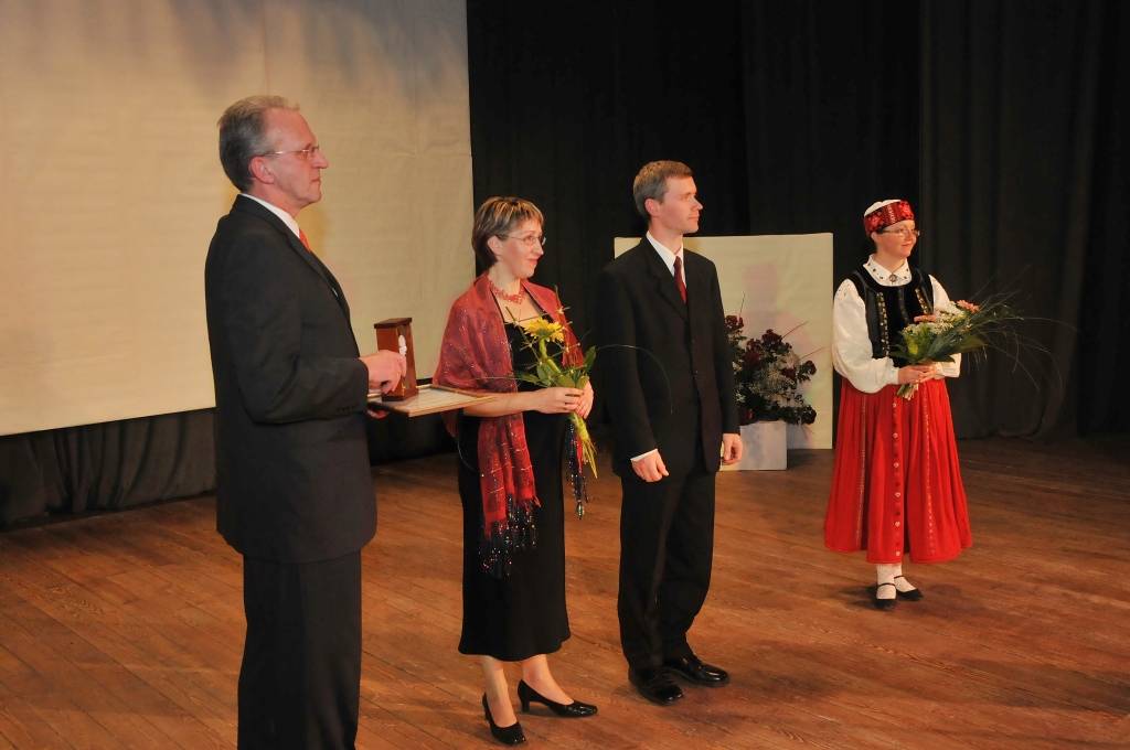 Iedegs egli kopā ar Valsts prezidentu