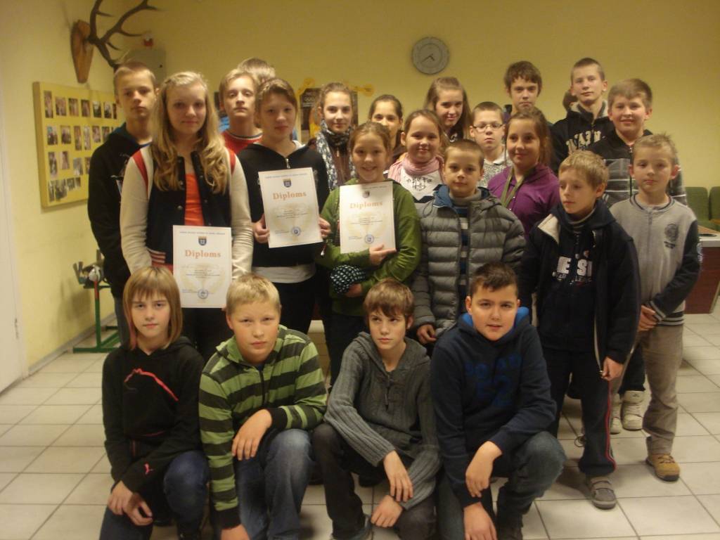 Jaunie snaiperi sekmīgi šauj Dobelē