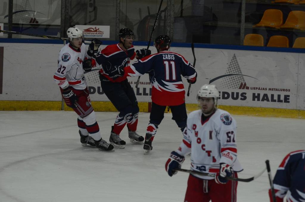 FOTO: "Liepājas metalurgs" vēlreiz pārliecinoši pieveic Minskas komandu "Junior"