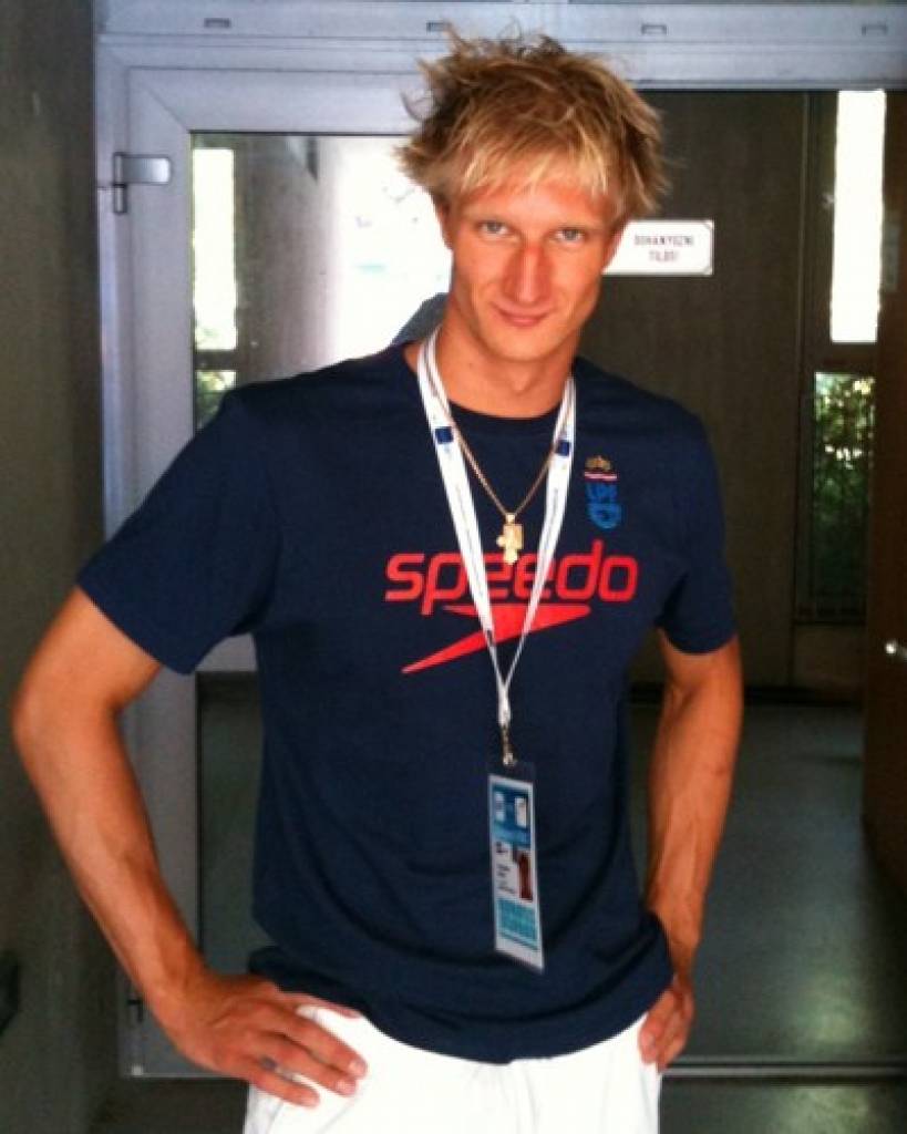 Mūžībā 24 gadu vecumā aizgājis vairākkārtējais Latvijas rekordists peldēšanā Konstantīns Blohins