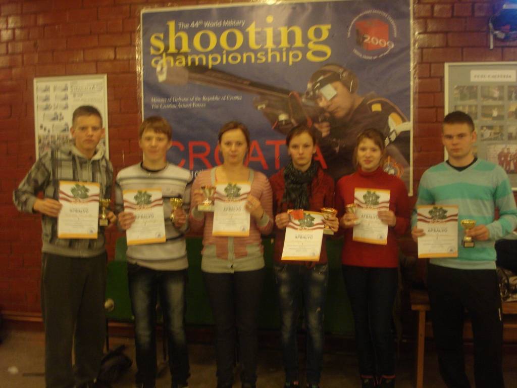 Aizputnieki dominē Latvijas kausa izcīņā ložu šaušanā