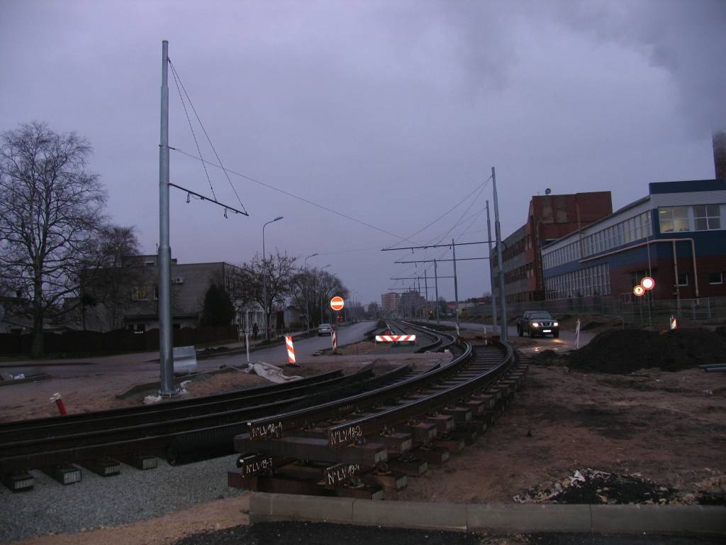 Savienos esošo tramvaju līniju ar izbūvēto uz Ezerkrastu; būs pārtraukumi kustībā