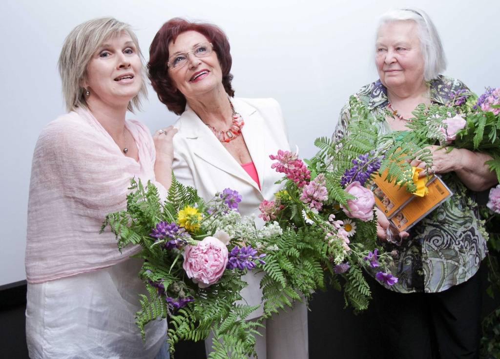 FOTO: Filma "Limuzīns Jāņu nakts krāsā" iznākusi DVD formātā