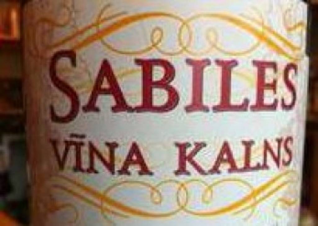 Sašutuši par ārzemju vīna tirgošanu ar Sabiles etiķeti