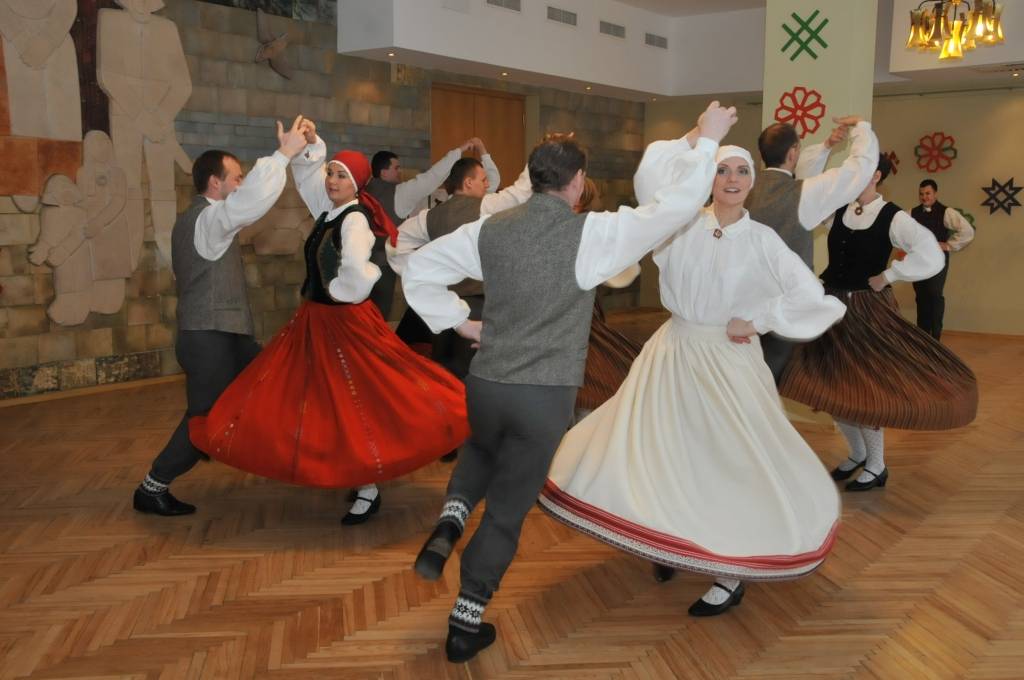 Brīvdiena būs tikai Dziesmu un deju svētku dalībniekiem, jāatstrādā vēlāk