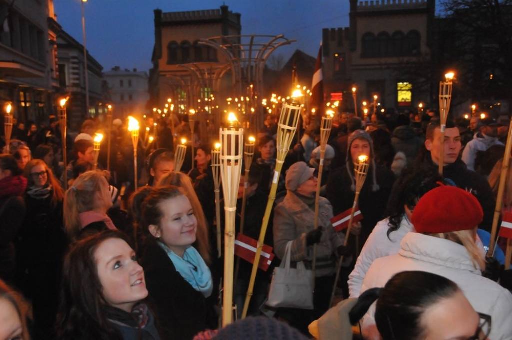 FOTO: Godina karavīru piemiņu