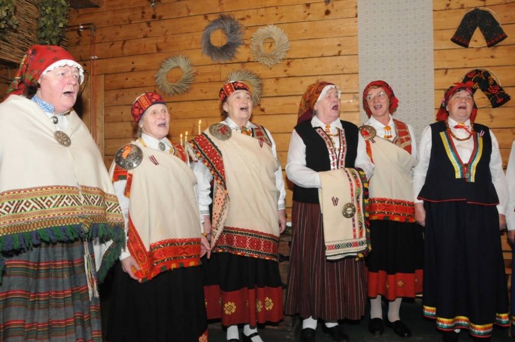 FOTO, VIDEO: "Saknes" svin 35 gadu jubileju