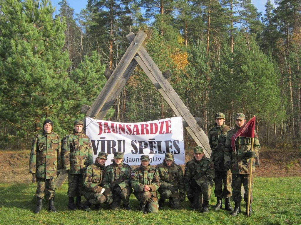 FOTO: Kalētu jaunsargi apliecina izturību