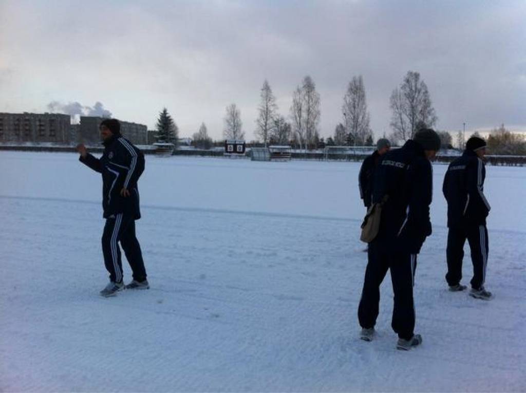 "Liepājas metalurga" futbolisti smagos laika apstākļos izcīna uzvaru pret "Gulbeni"