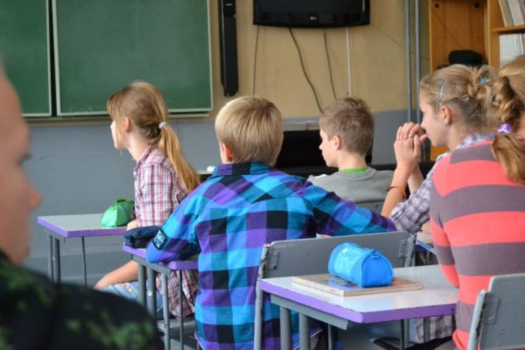 Novadu skolas padoties negrasās
