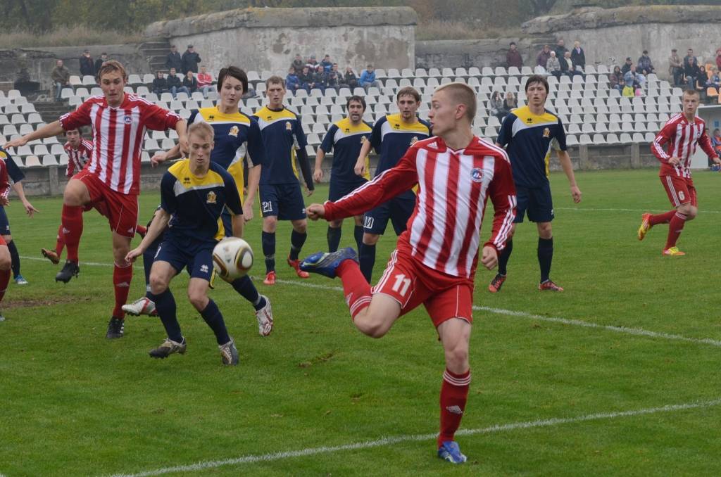 FOTO, VIDEO: "Liepājas metalurgs 2" sagrauj "Varavīksni"