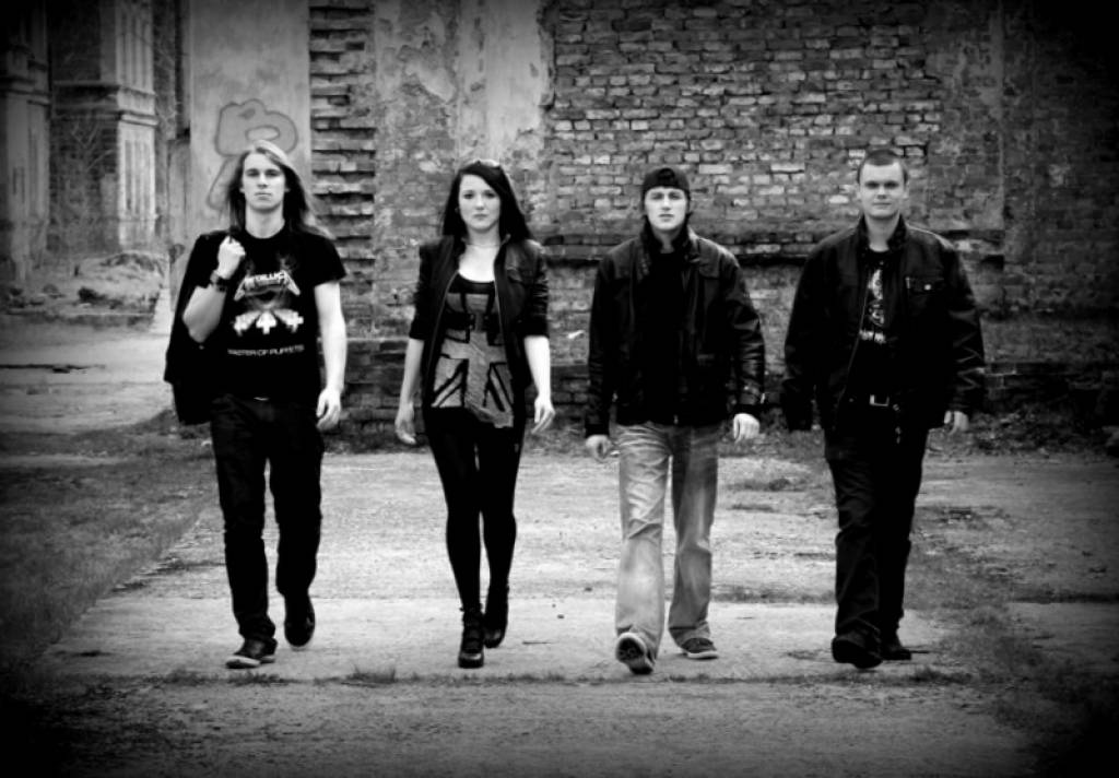 AUDIO: "Hailstone" piedāvā dziesmas "Fade to Black" kaverversiju