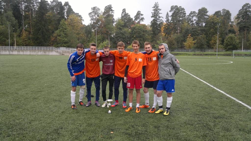 Liepājas Valsts 1. ģimnāzijas skolēni triumfē zibensturnīrā futbolā