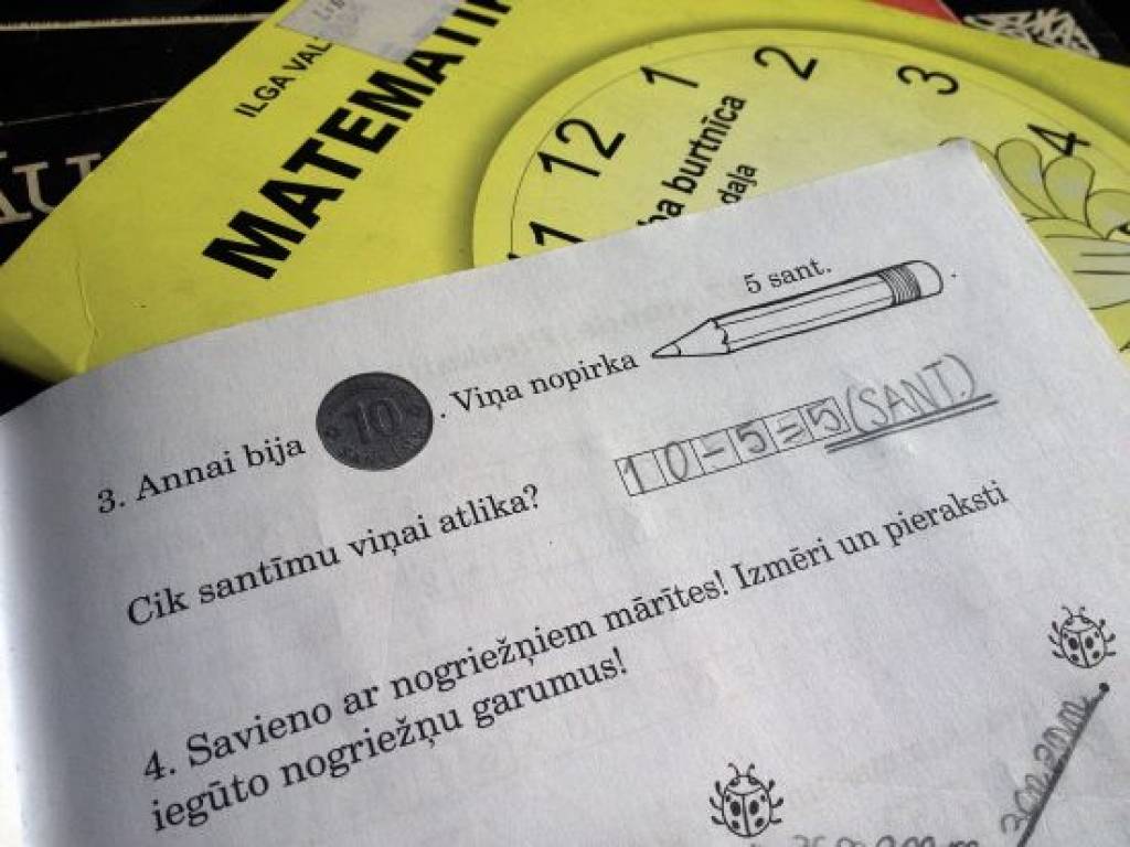 Ieviešot eiro, skolās būs jāmaina arī daļa mācību grāmatu