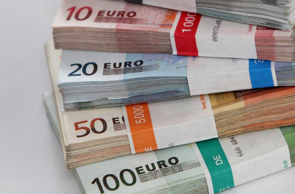 Investīciju apjoms pieaug, taču problēmas rada sliktie ceļi un ēnu ekonomika