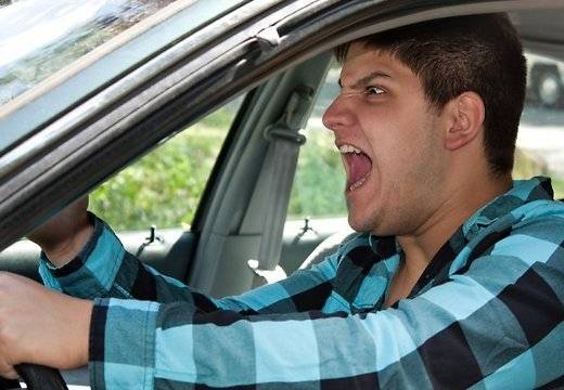 Agresīvos autovadītājus "pārmācīs" grupu nodarbībās pie psihologa