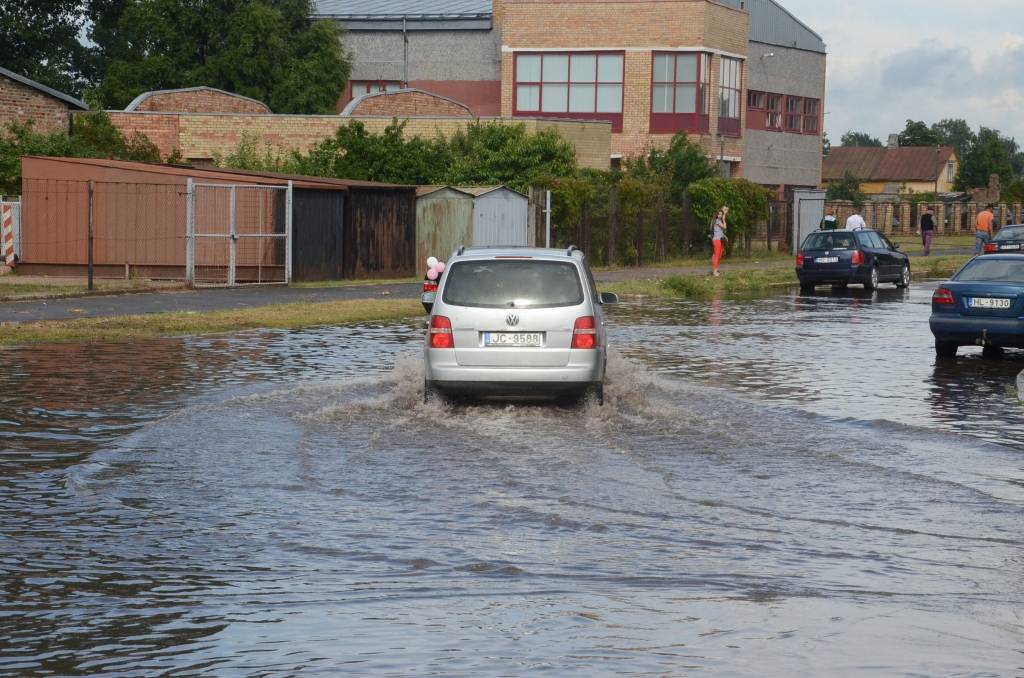 FOTO: Liepāju pārsteidz plūdi