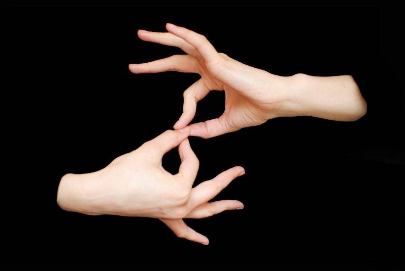 Klientiem ar dzirdes invaliditāti NVA būtiski paplašina surdotulkojuma iespējas