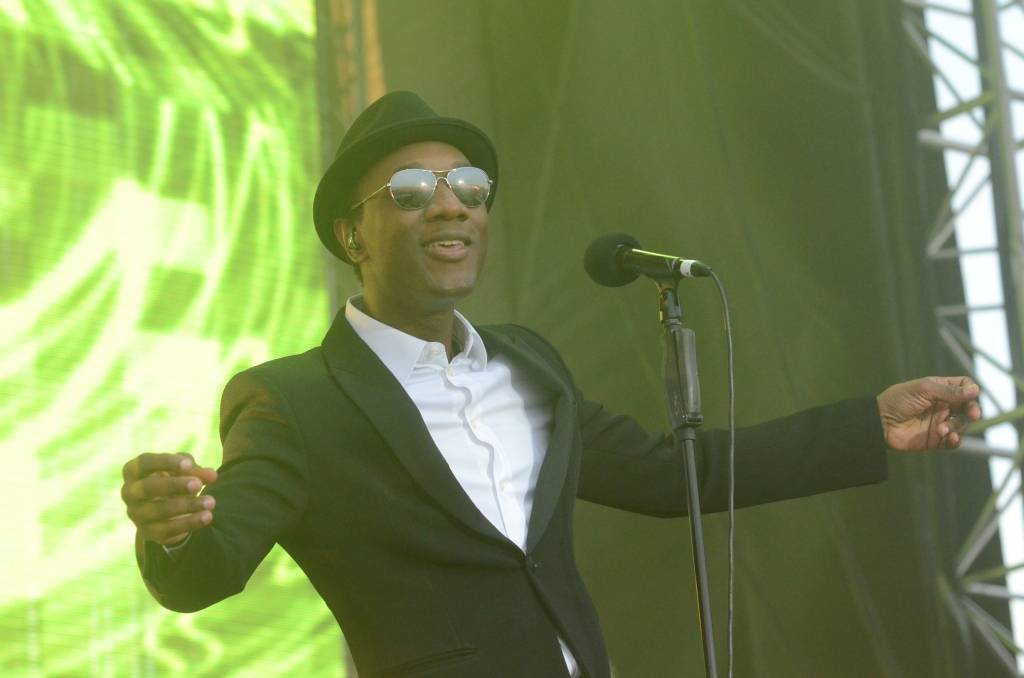 FOTO: "Prāta Vētra" sarīko Dziesmu svētkus "LMT Summer Sound Liepāja" laikā