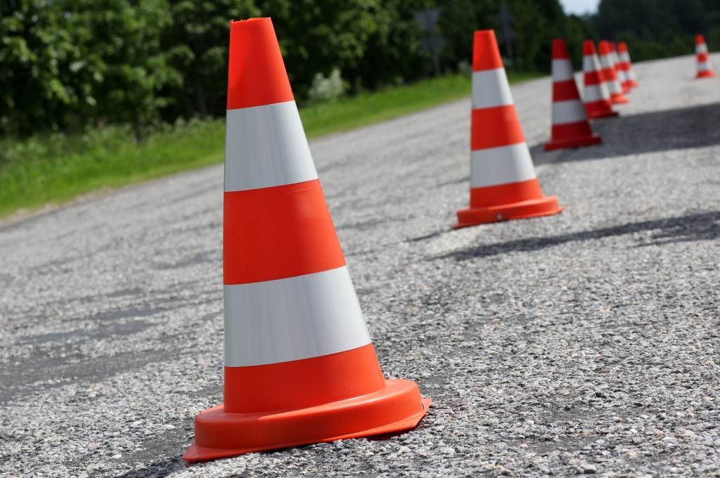 Uz valsts ceļiem turpinās remontdarbu sezona