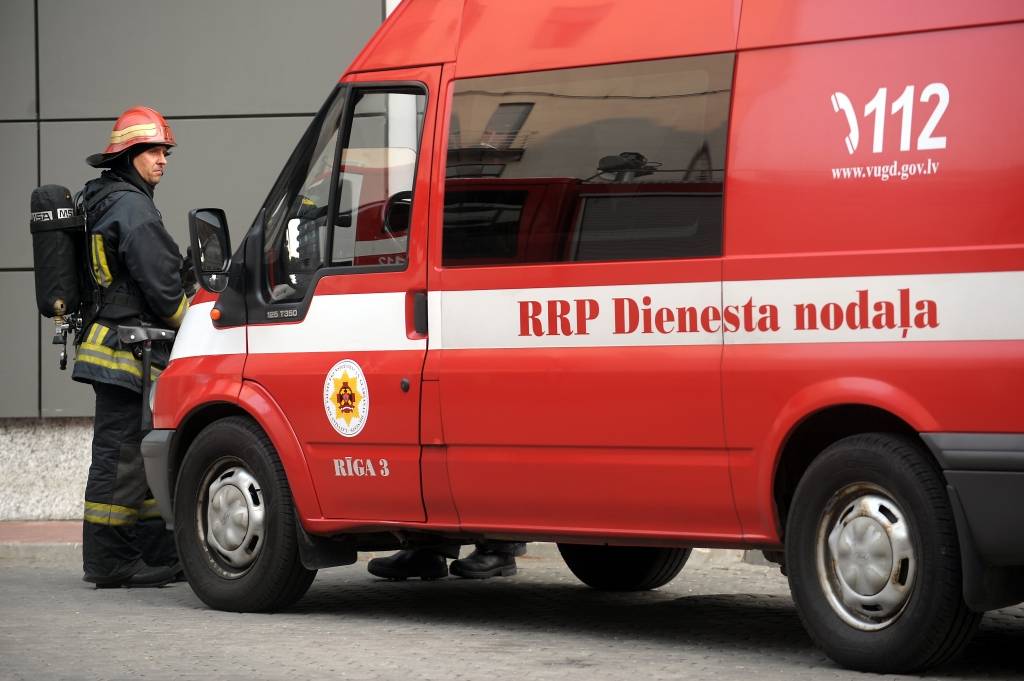 Vakar Latvijā nodzēsti četri meža ugunsgrēki; glābēji aicina ievērot ugunsdrošību
