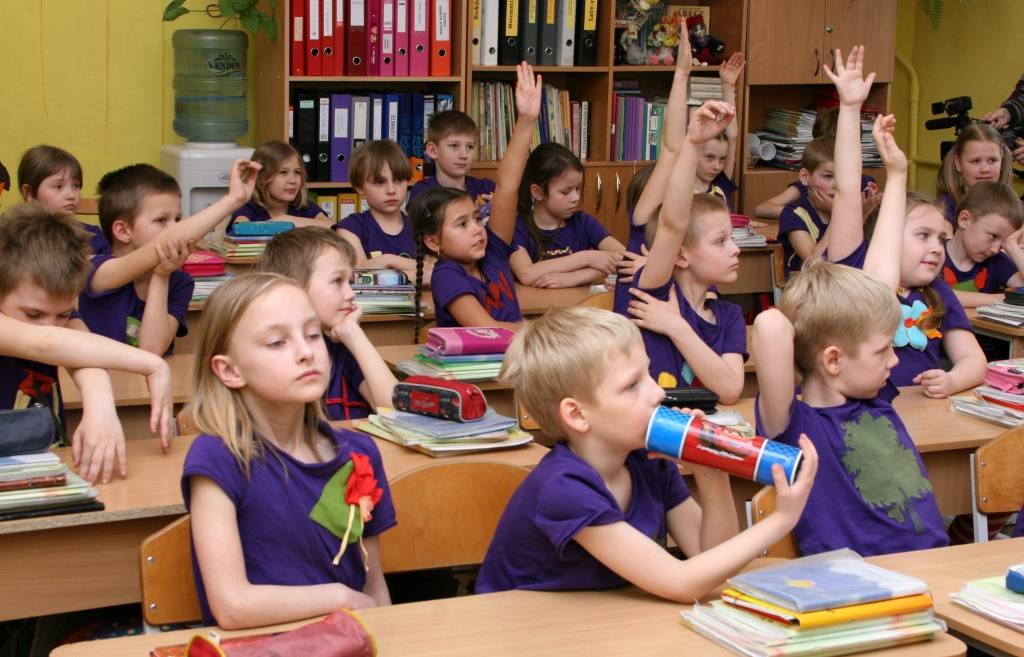 papildināta (13:54) - Izglītības ministrs nepieļauj iespēju neatrast līdzekļus pedagogu algām