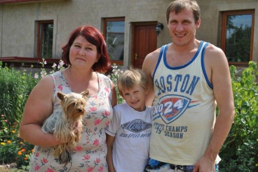 Emigrantu stāsts: Visu ārzemēs nopelnīto naudu iegulda Mazdāmos