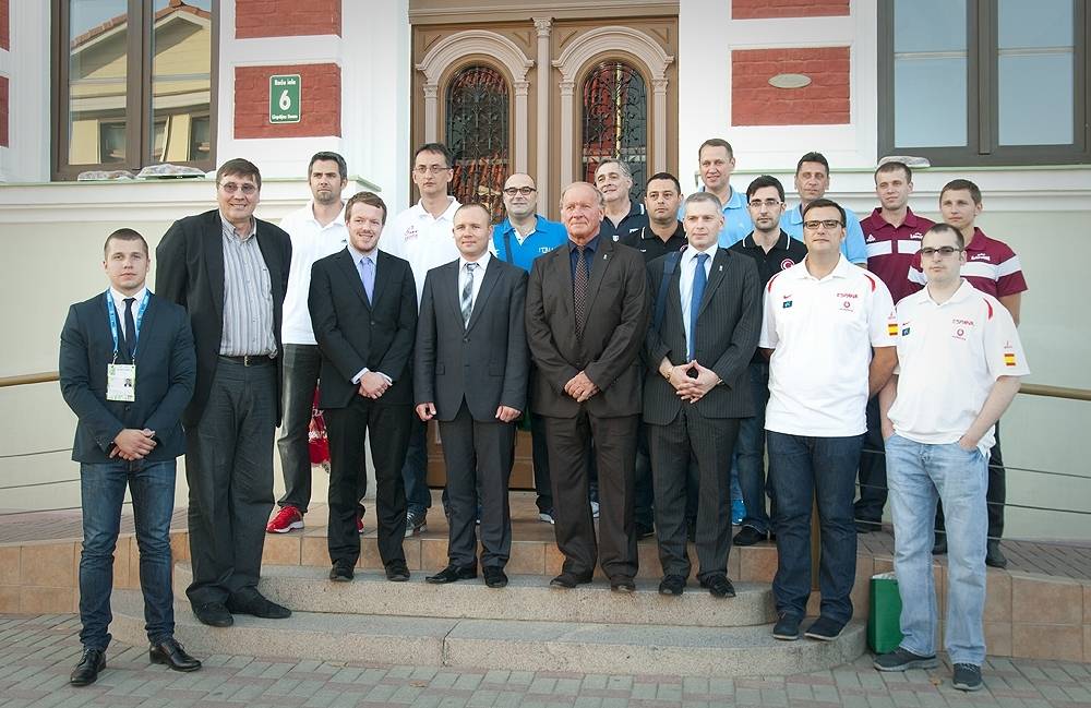 FOTO: Uzņem Eiropas U18 čempionāta basketbolā vadību