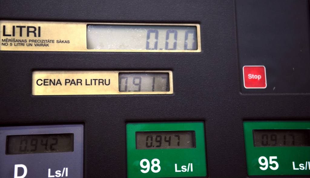 Benzīna cena jūlija vidū Latvijā astotā zemākā Eiropas Savienībā