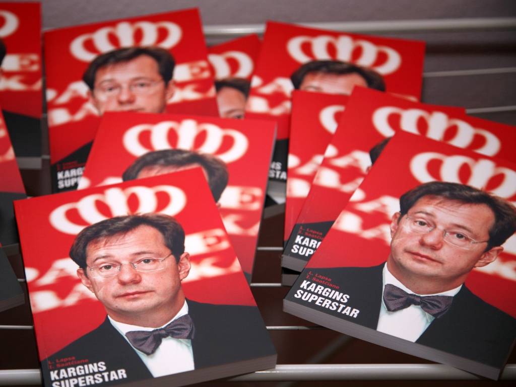 Raidījums: Izbeigts kriminālprocess par Kargina un Krasovicka dāvinājumiem