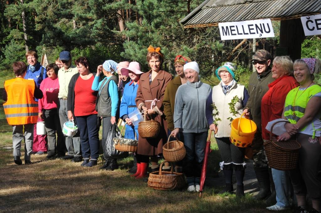 FOTO: Jautrā noskaņā noskaidro labākos melleņu lasītājus