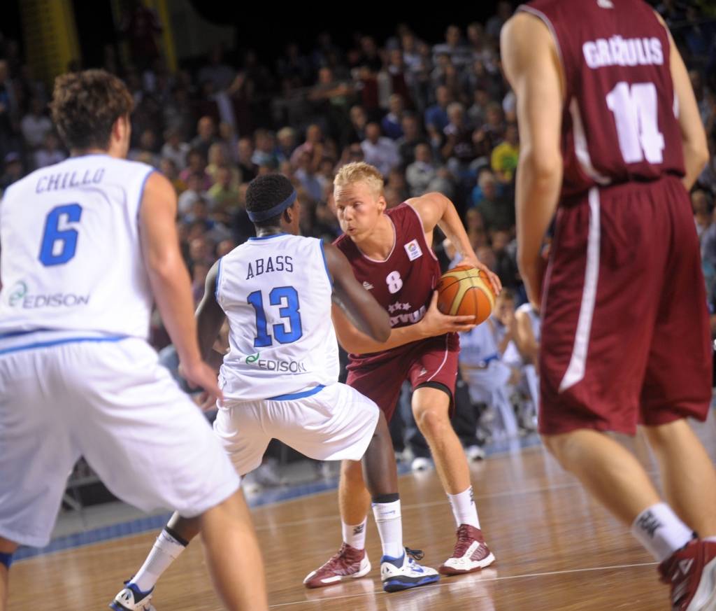 Latvijas U-20 basketbolisti izcīna vēsturisku Eiropas čempionāta sudrabu