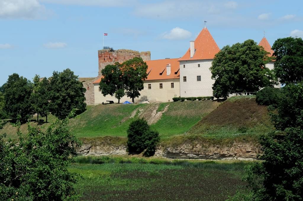 Bauskas pilī atgriežas elegance un tūristi