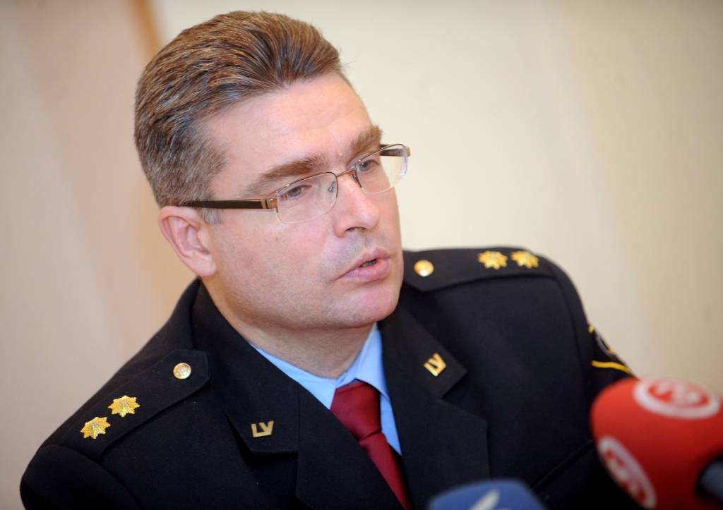 papildināta (18:26) - Policija ātru skaidrību par Rīgas pils ugunsgrēka cēloņiem nesola