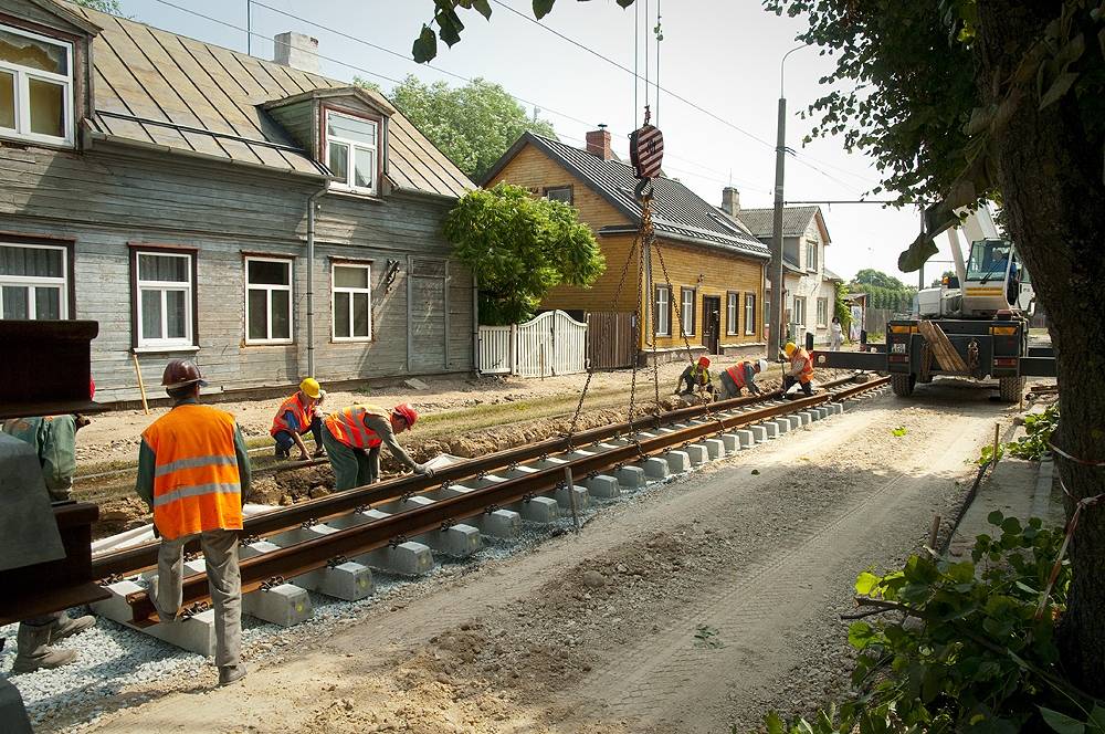 FOTO: Montē tramvaja sliedes