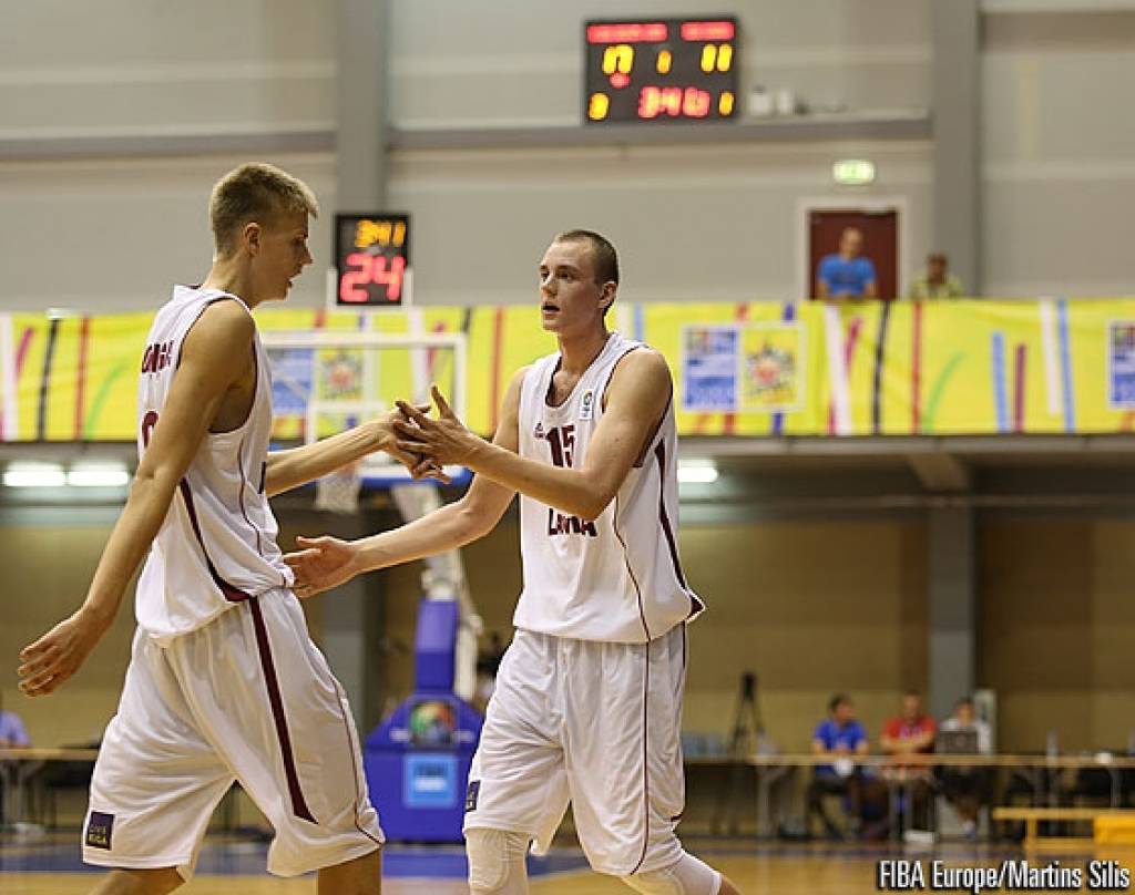 papildināta (16:18) - Baltijas ceturtdaļfināls U-18 Eiropas čempionātā basketbolā: Latvija - Lietuva; uzvarētājs tiksies ar horvātiem