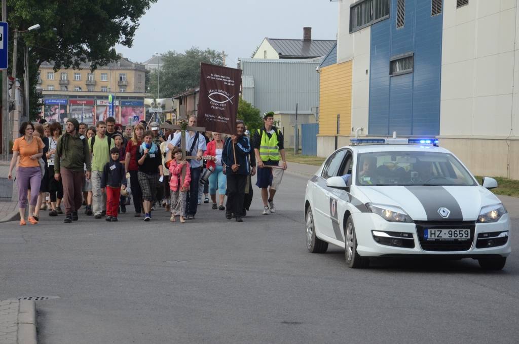 Svētceļnieki dodas ceļā uz Aglonu