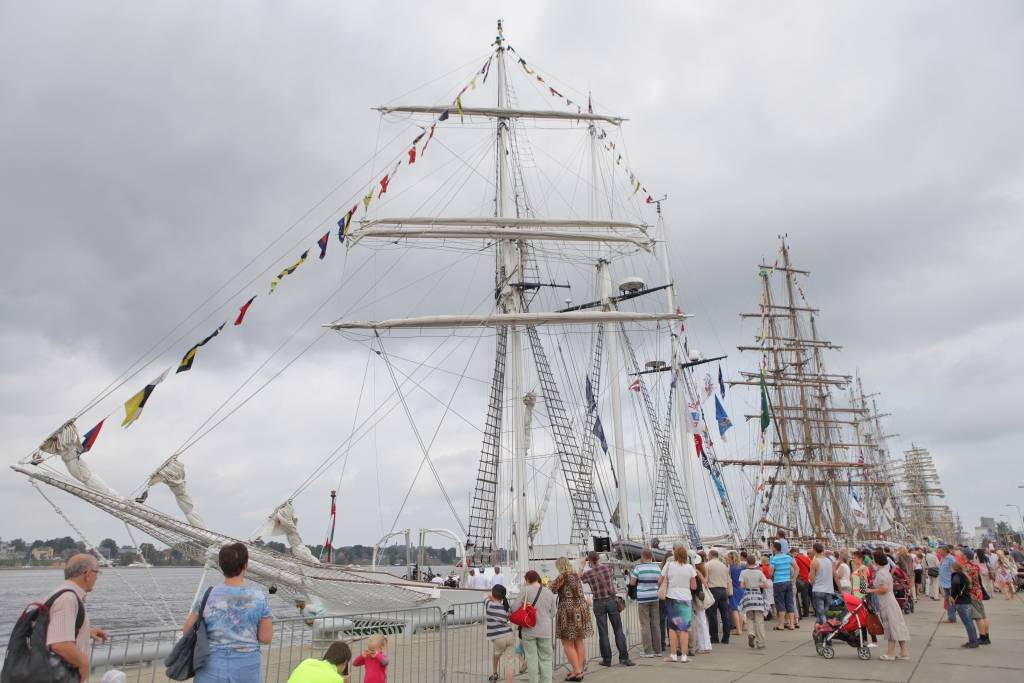 Ar buru parādi Rīgā šodien noslēgsies regate Tall Ships Races 2013
