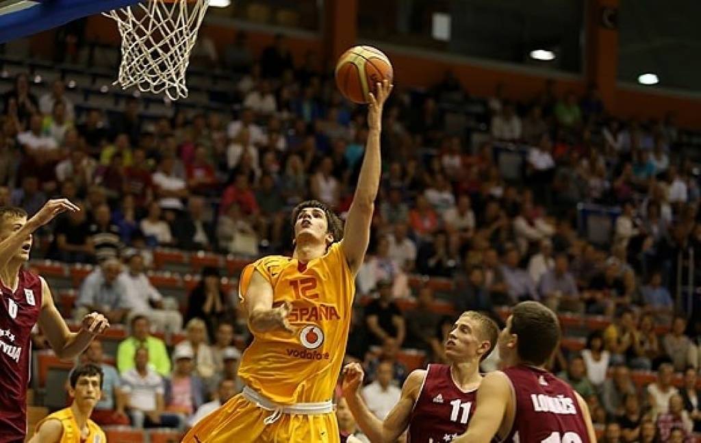 Latvijas U-18 basketbolistiem cīņā par bronzu pretī stāsies Spānijas vienaudži