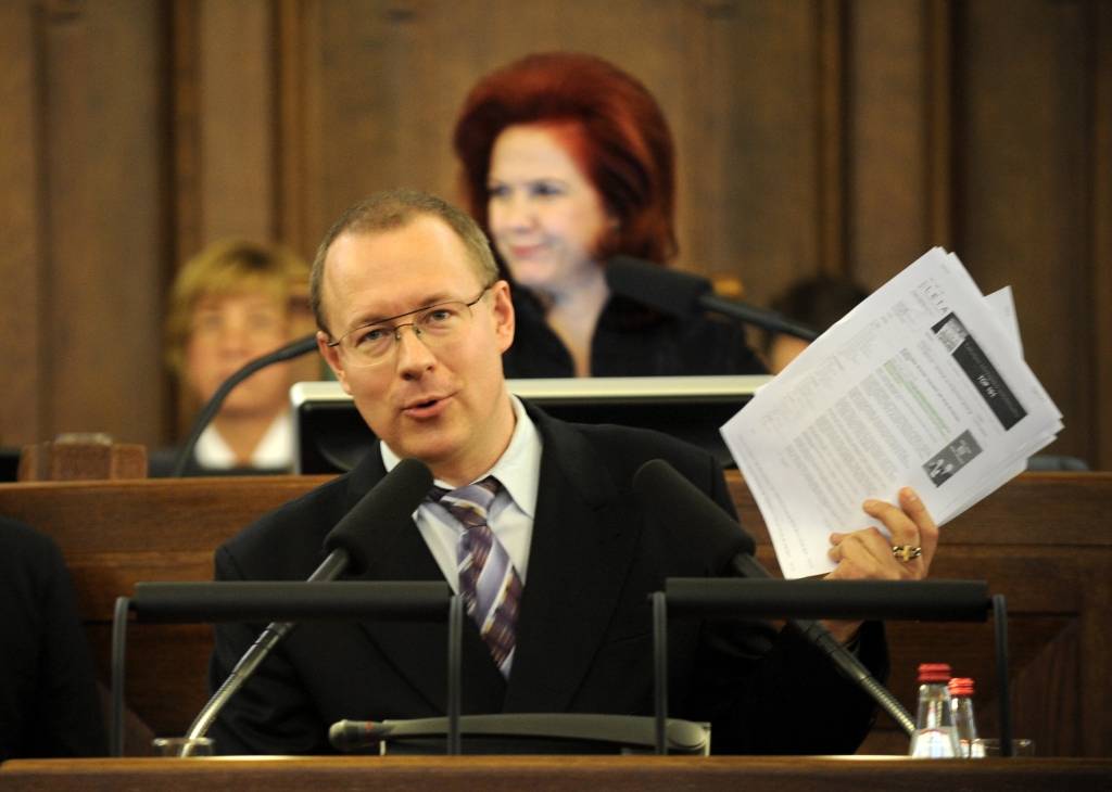Kabanovs: Publikācija par Dziesmu svētkiem ir korekta; tonis ir gaumes jautājums