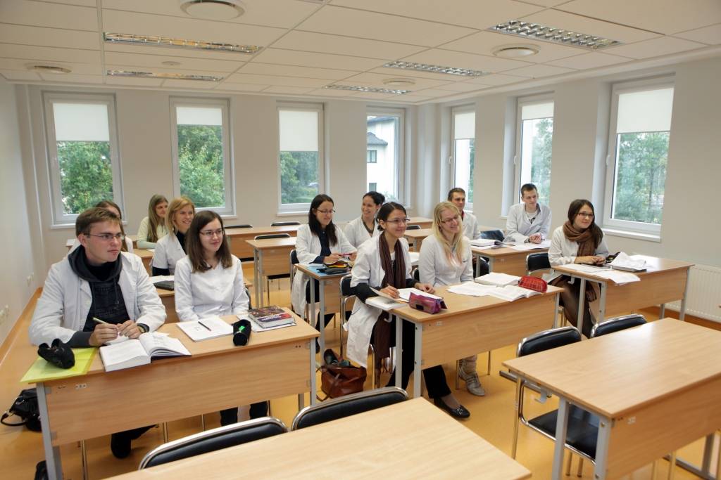 IZM plāno samazināt budžeta vietu skaitu vairākos studiju virzienos
